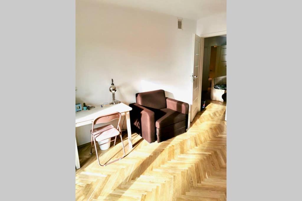 Sunshine Parkside Hideaway - 3 Bedroom - By Upstairs Cracóvia Exterior foto