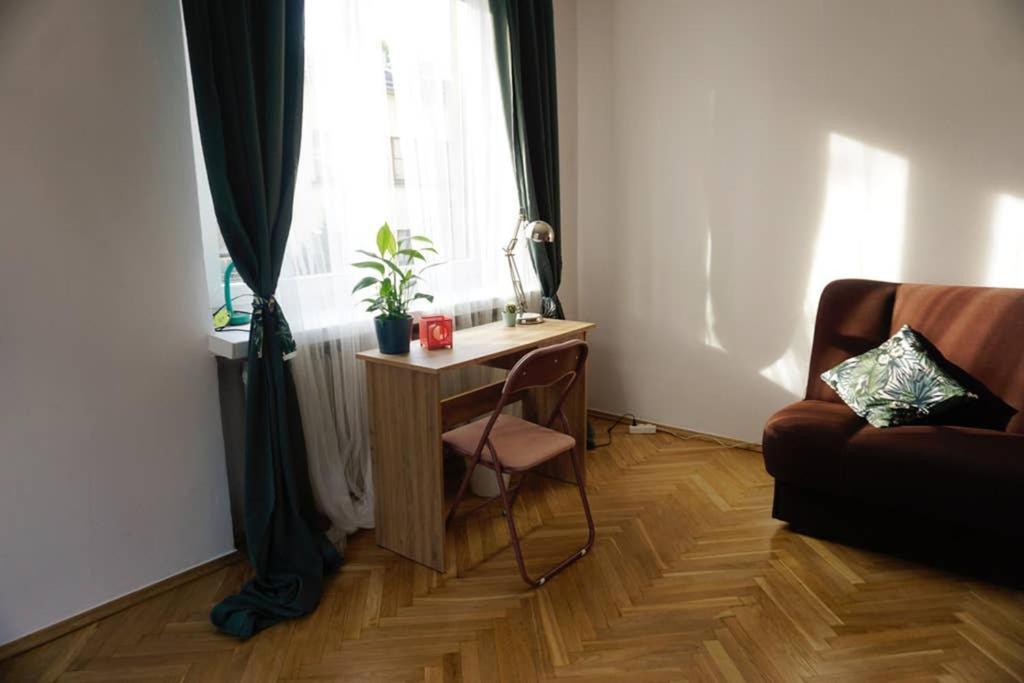 Sunshine Parkside Hideaway - 3 Bedroom - By Upstairs Cracóvia Exterior foto